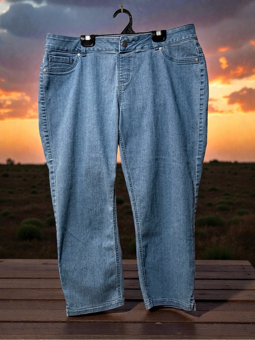 Nygard Medium Wash Denim Capris - Classic Mid-Rise
